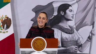 México pidió a la ONU intervenir para evitar una escalada de violencia en el conflicto EU-Venezuela. Claudia Sheinbaum reiteró la no intervención y el llamado al diálogo internacional.