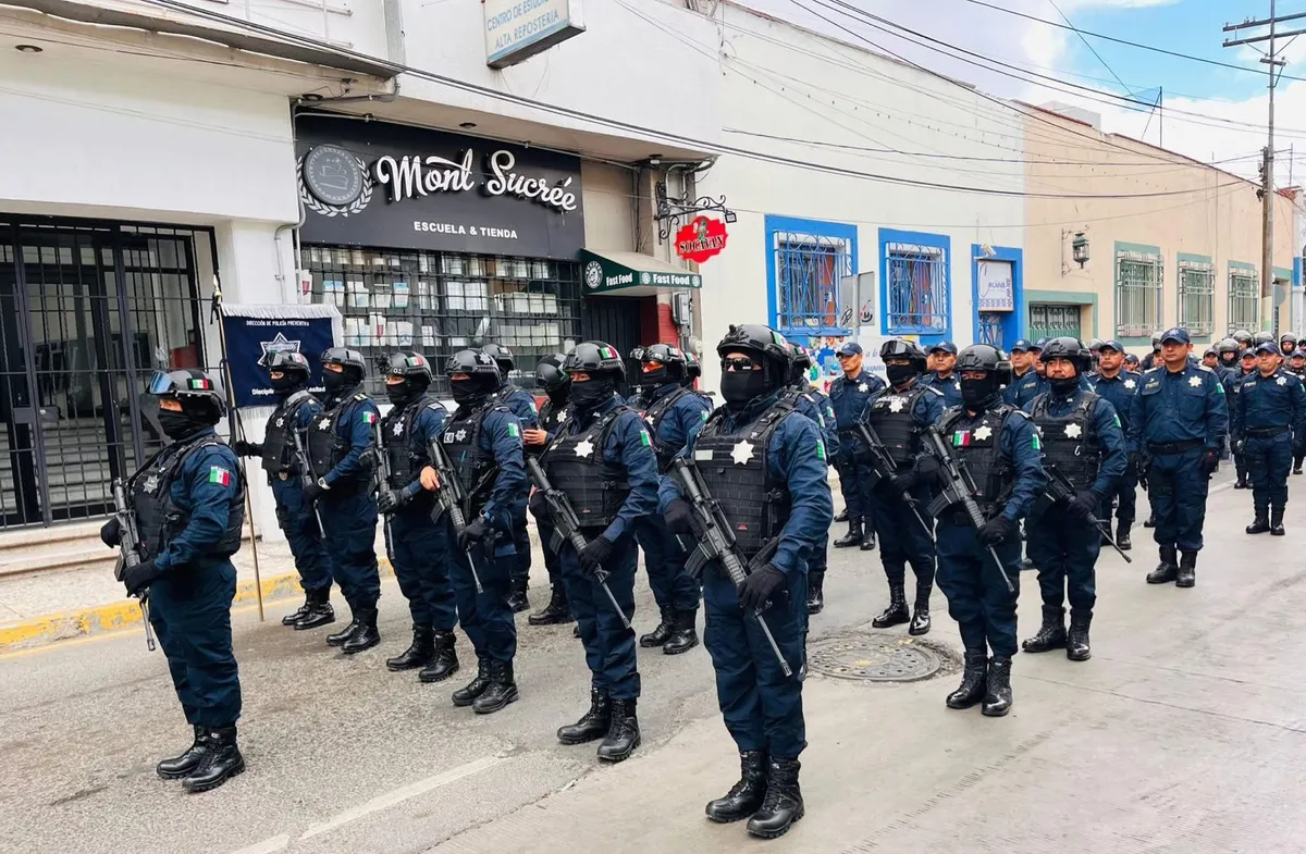 Policías mejor protegidos: Pachuca lanza licitación para adquirir chalecos balísticos de nivel militar.