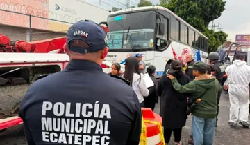 autobus embiste a mototaxi