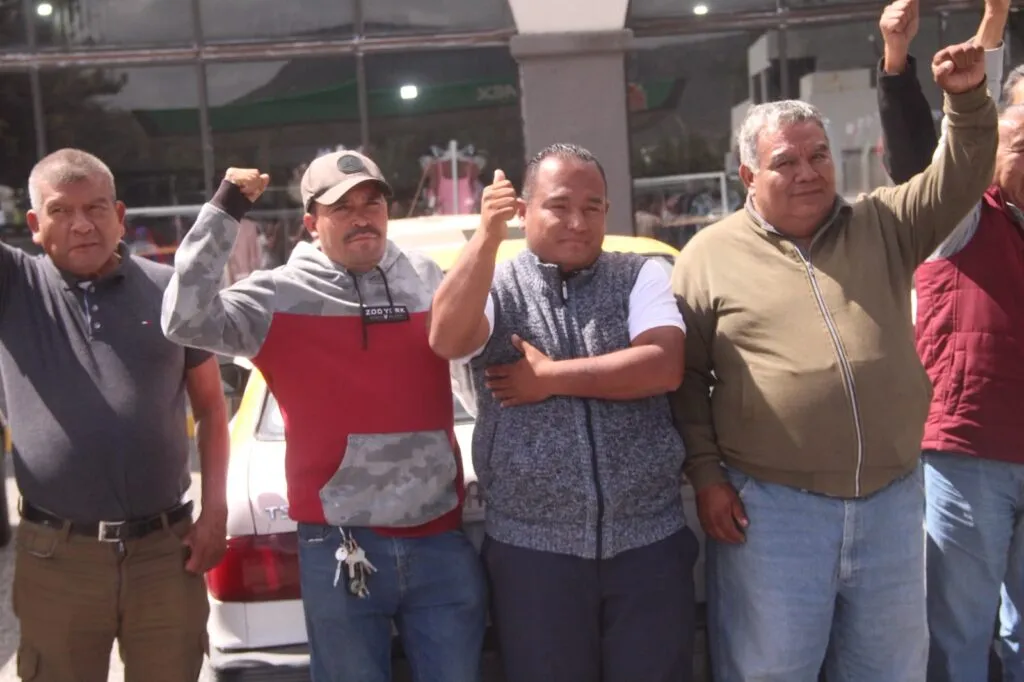 Gasolina, cuotas y tráfico: taxistas de Pachuca piden subir la tarifa a 50 pesos