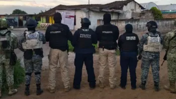 Elementos de seguridad durante un operativo en Hidalgo.