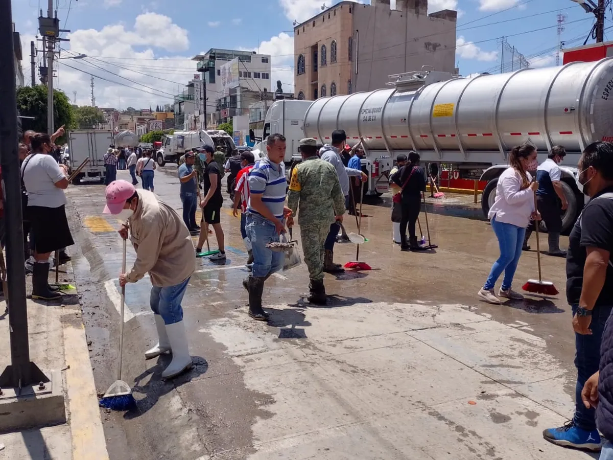 Alcaldes llaman a unidad y olvidar colores para rescatar a Hidalgo de inundación