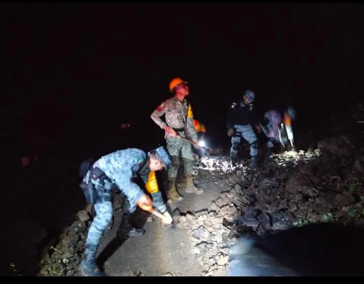 Activan el Plan DN-III-E en Tianguistengo por lluvias y riesgo de afectaciones