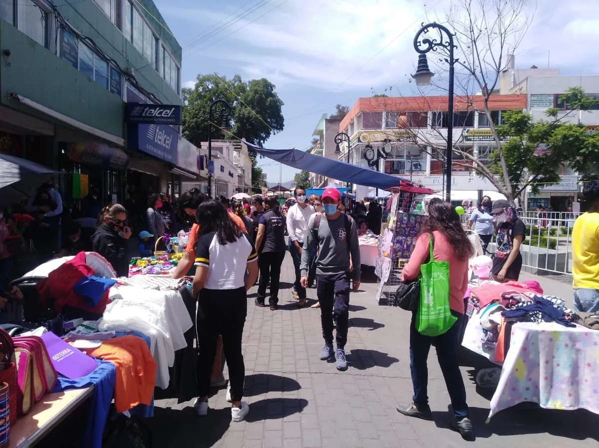 Con Mercadita en Tulancingo, feministas protestan contra brecha salarial