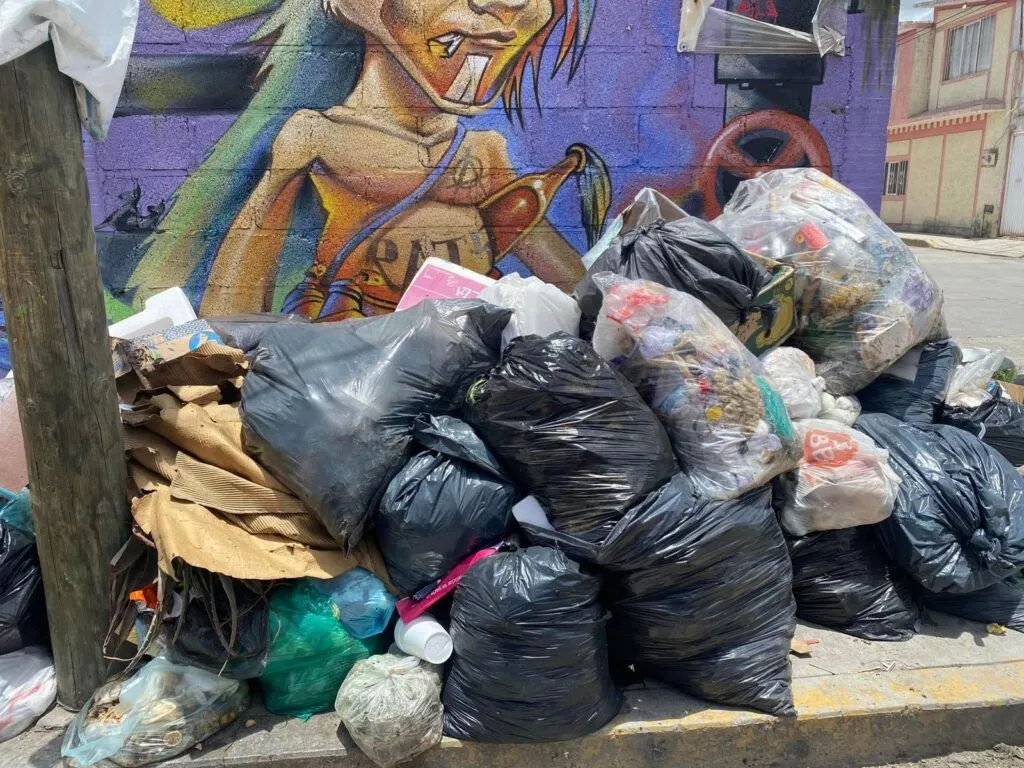 Arrestan a 7 personas en Pachuca por incumplir reglamento de limpia