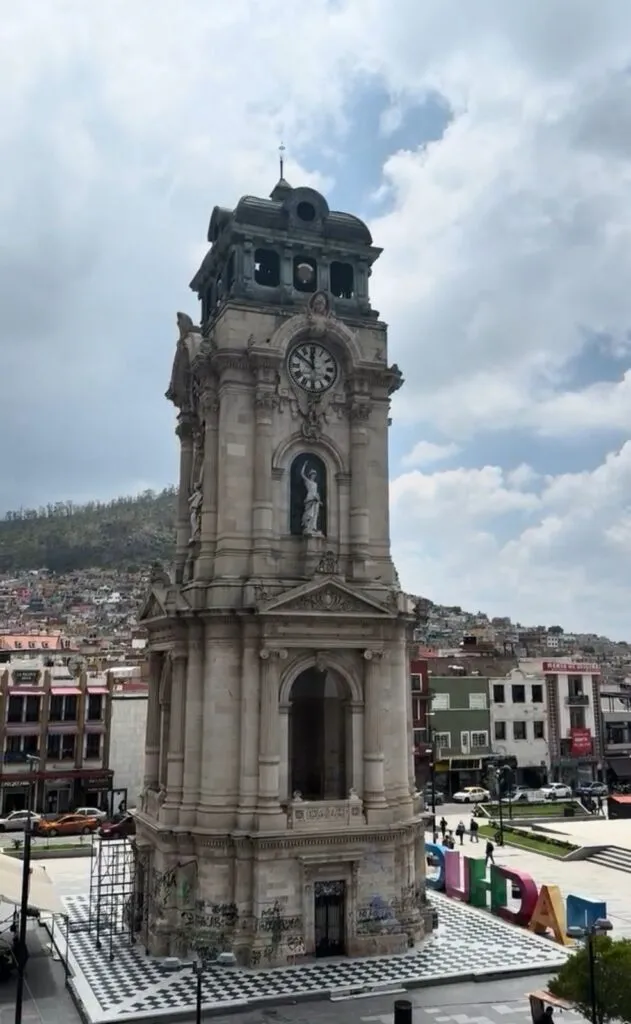 Pachuca pospone reubicación de comercio informal hasta 2026; Reloj Monumental ya en rehabilitación