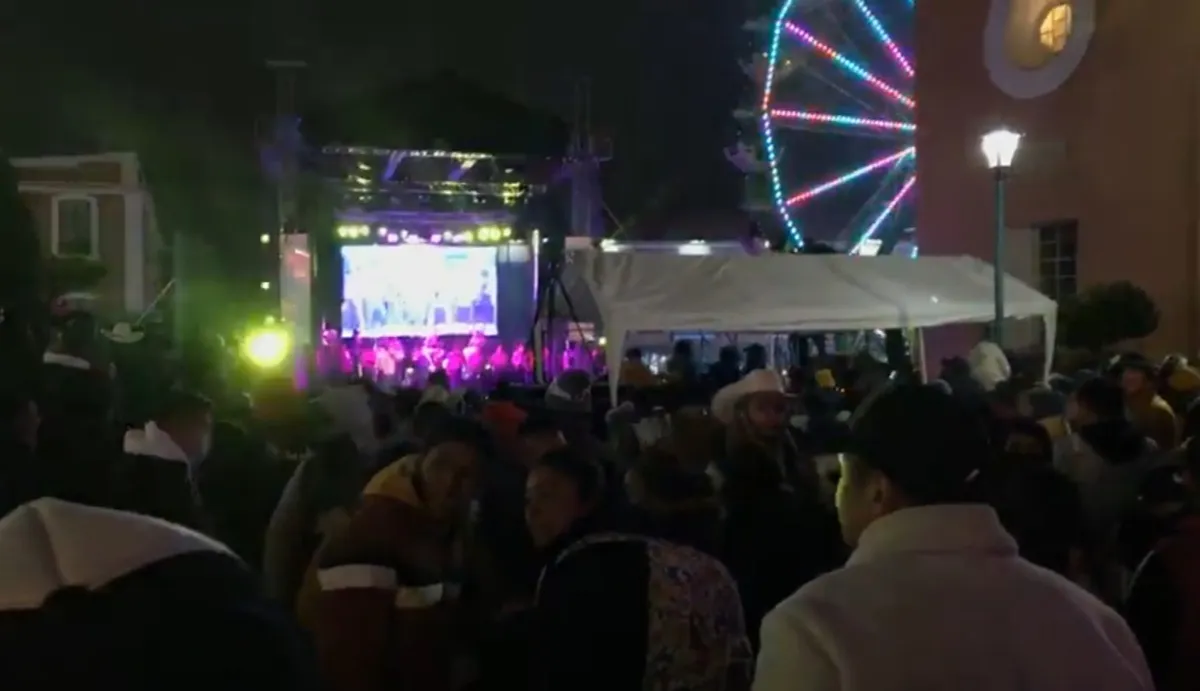 Pese a cuarta ola Covid, Real del Monte incumple medidas sanitarias en fiesta patronal