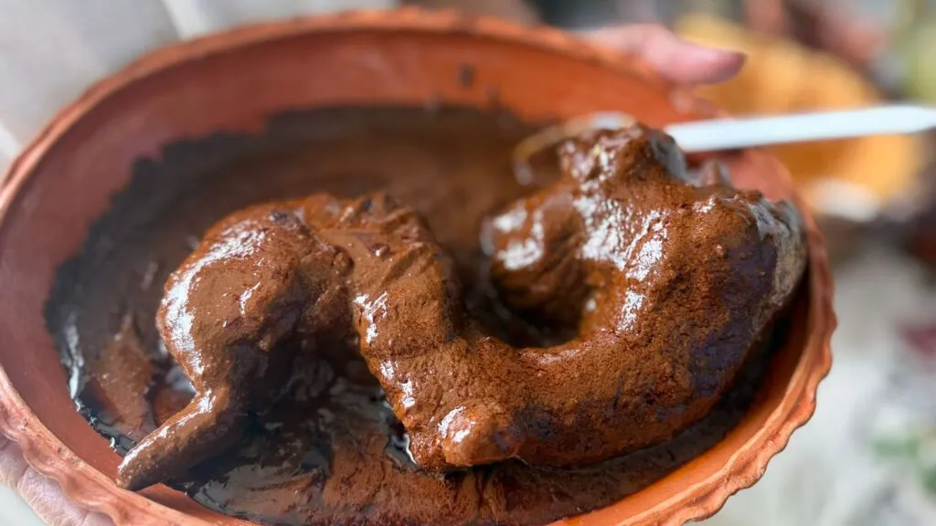 Donde hierve el maíz y canta el metate: la cocina de Toñita