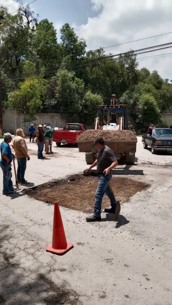Vecinos de Tepeji bachean por cuenta propia ante abandono del gobierno municipal