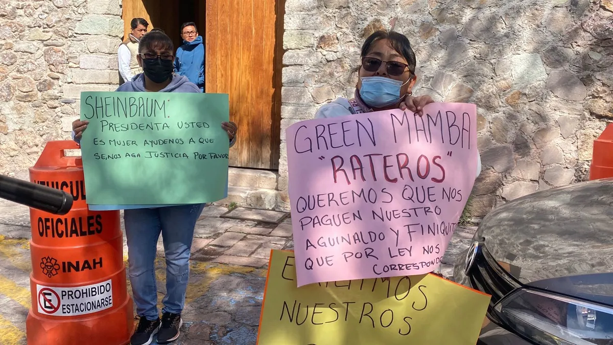 Trabajadoras de limpieza del INAH se manifiestan en sede de Hidalgo