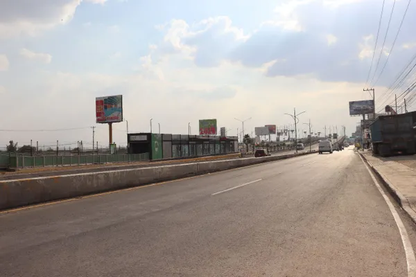 La lateral de acceso a Téllez volvió a operar con nuevo pavimento y mejoras estructurales. Aquí los detalles de la obra.