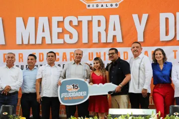 No son guardería, ustedes son el corazón de la patria: Castrejón a maestros de la Huasteca