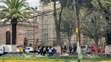 Familias de Pachuca recuerdan a sus padres fallecidos; vendedores reportan menos afluencia