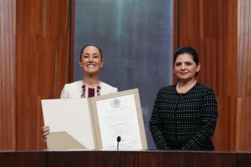 Claudia Sheinbaum recibe constancia de Presidenta Electa