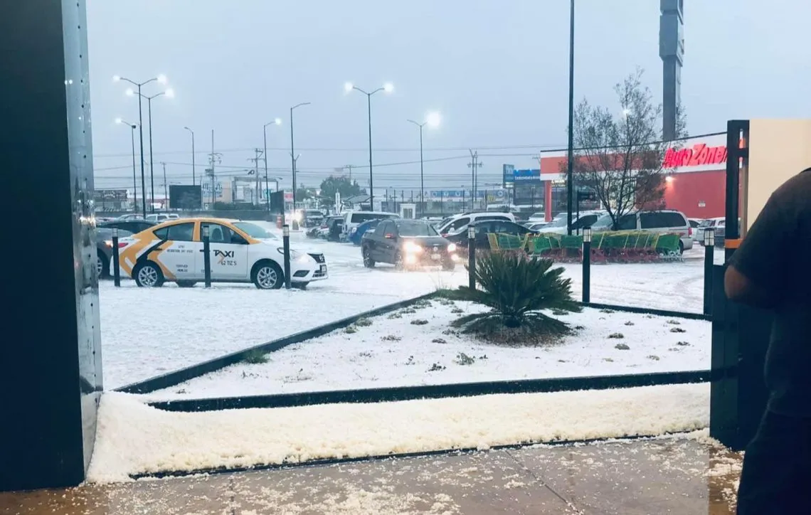 Granizada en Tizayuca deja afectaciones en primaria y la México-Pachuca