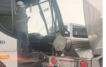 Autobús de la línea Tizayuca choca contra pipa en la autopista México-Pachuca