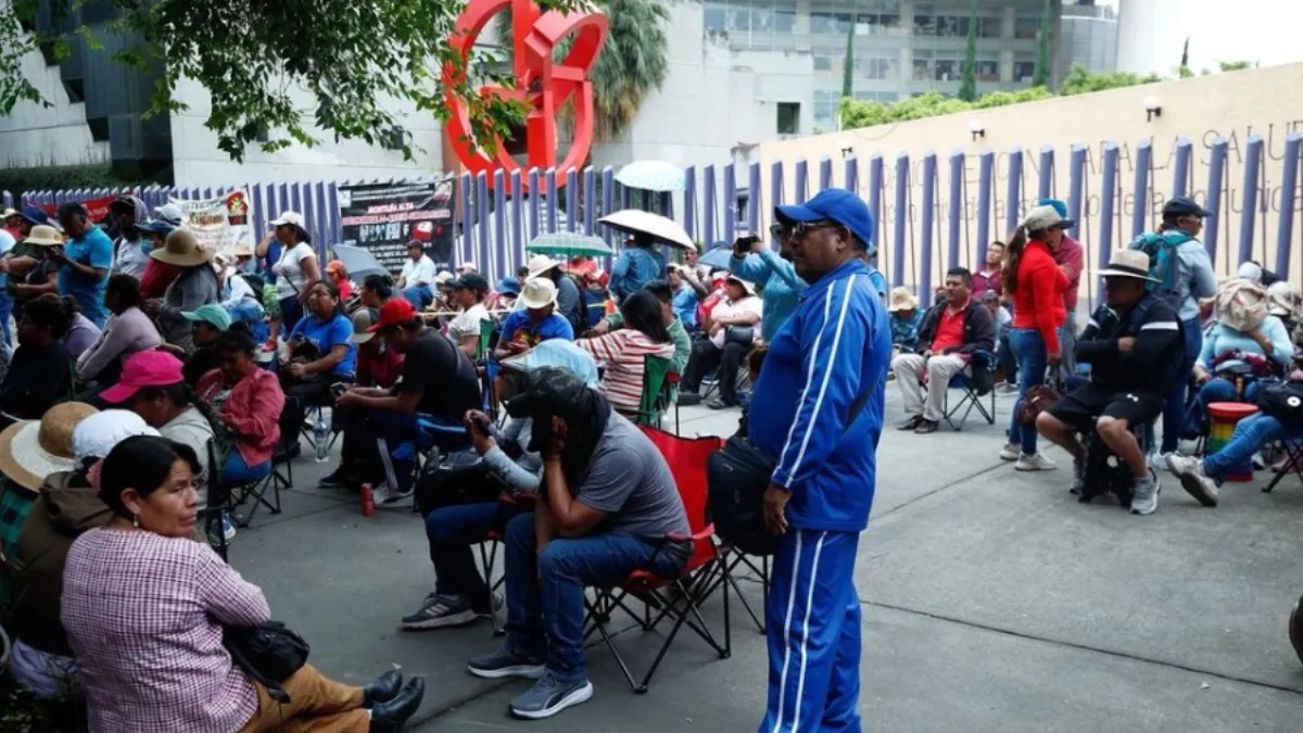 Sheinbaum dijo que en este momento se considera que es pertinente una reunión con los secretarios de Gobernación y de Educación Pública.