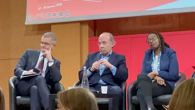 Protesta estudiantil en Sciences Po contra Felipe Calderón por la guerra contra el narcotráfico.