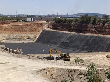 La obra busca resolver una crisis de basura, pero ahora enfrenta una fuerte oposición por su ubicación.