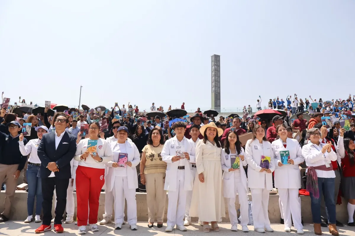 Regalan libros a jóvenes en Hidalgo por el Día Mundial del Libro; buscan fomentar la lectura