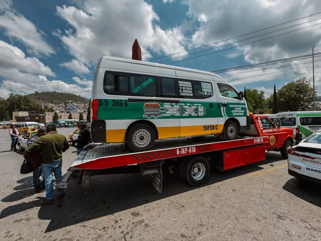 Taxis y colectivas bajo revisión en Pachuca: reportan 211 sanciones y 53 vehículos asegurados
