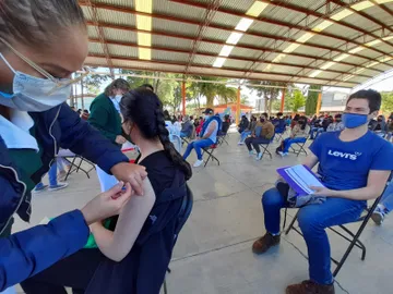 Escuela particular promueve amparo para vacunar contra Covid a sus estudiantes