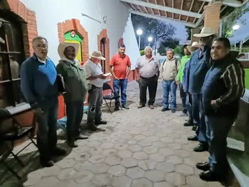 Señalan omisión de Conagua por lirio acuático
