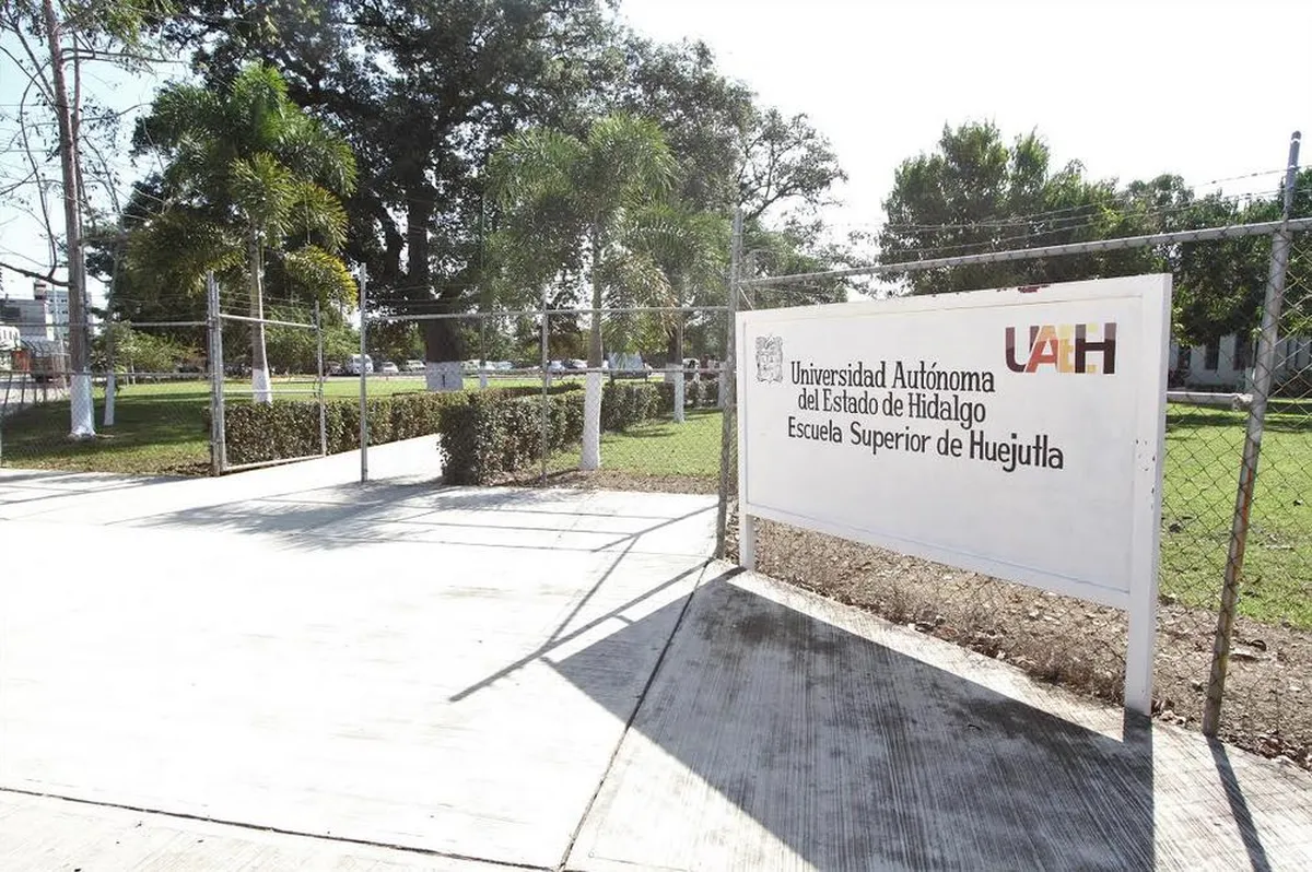 Escuela Superior de Huejutla prepara la semana 8M