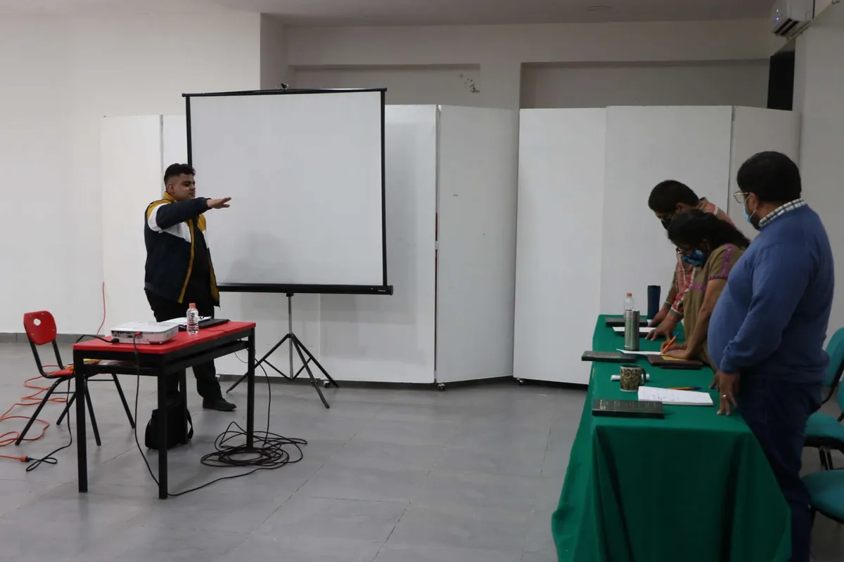 Premian a egresado de la Universidad Intercultural por mejor tesis sobre Otopames