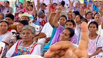 Mujeres mexicanas podrán registrarse a la Pensión Bienestar 2025 y recibir 3 mil pesos bimestrales desde agosto.