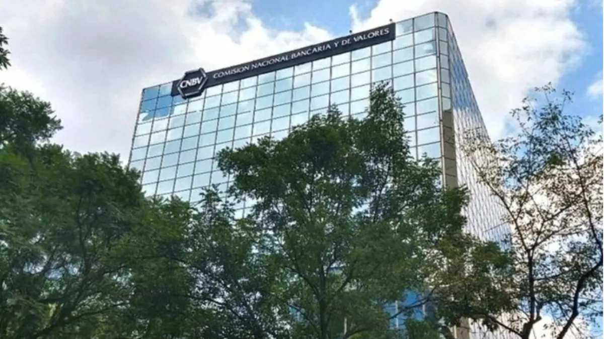 CNBV interviene a Intercam y CIBanco tras acusaciones de lavado de dinero por parte de EU; buscan proteger a clientes y ahorradores.