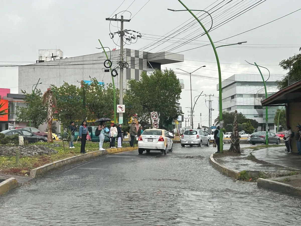 Lluvia provoca inundaciones en Pachuca; se registraron diversas afectaciones
