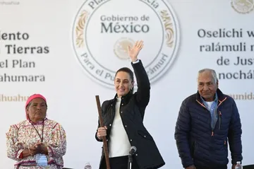 Presidenta Claudia Sheinbaum reconoce y restituye tierras a comunidades rarámuris de la sierra Tarahumara en Chihuahua