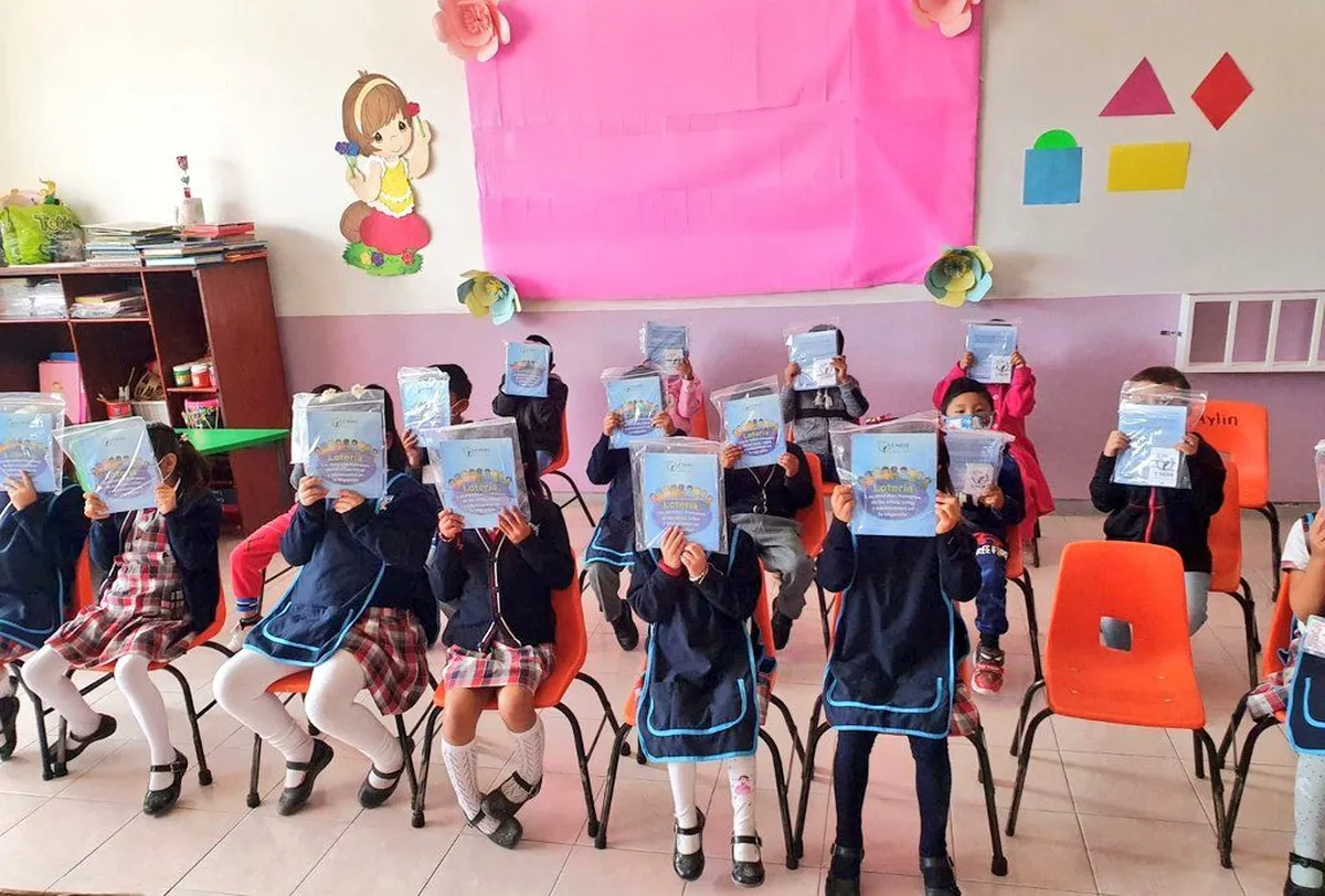 Infantes y adolescentes reciben cuentos y juegos sobre sus derechos