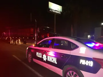 Recuperan camión robado; reportan dos víctimas
