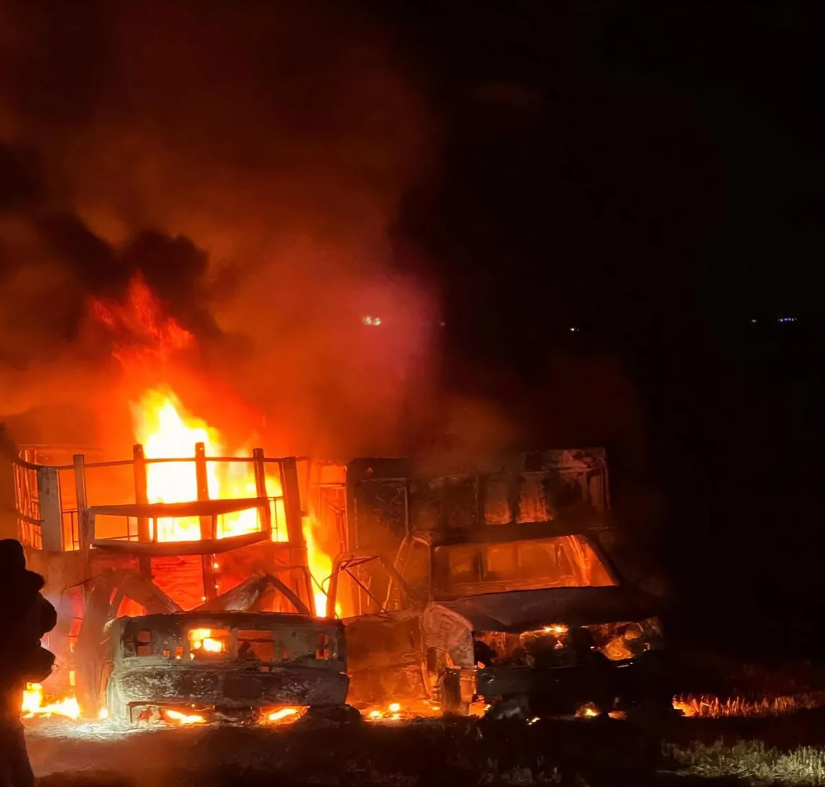 Localizan fuga y vehículos calcinados en Hidalgo