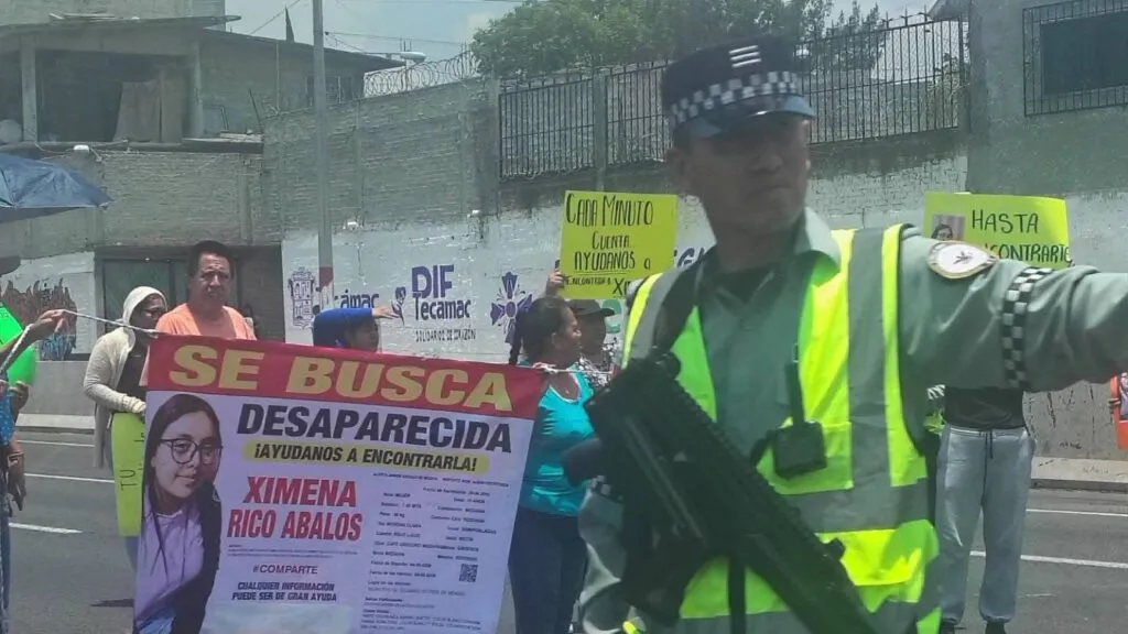 Bloqueo en la México-Pachuca por joven desaparecida