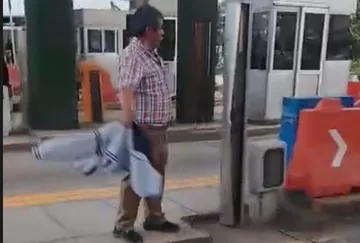 Pobladores de Tepeji toman la caseta de Tepotzotlán para exigir diálogo con Tania Valdez