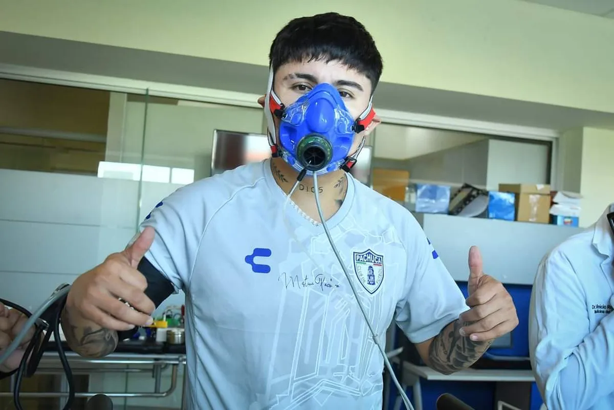 ‘Chofis’ López pasa exámenes médicos con los Tuzos