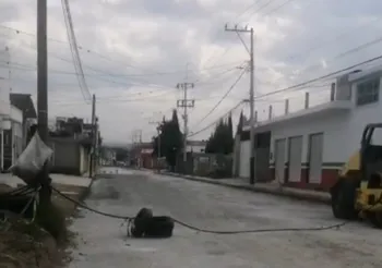 Ciudadanos de Cuautepec exigen rescindir contrato por retrasos en carretera Tulancingo–Cuautepec