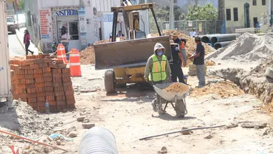 Trabajos de pavimentación en calles de Pachuca.