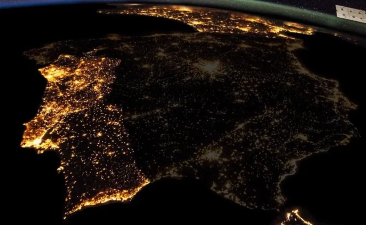 España y Portugal sufren apagón generalizado; descartan indicios de ciberataque