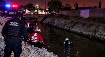 Hombre sobrevive tras ser arrojado a un canal durante la madrugada en Tula de Allende