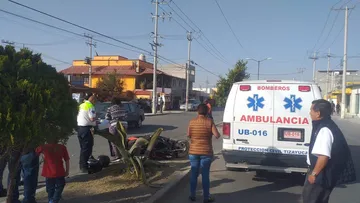 Choque entre auto y moto deja dos lesionados en Tizayuca