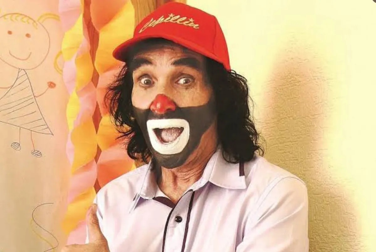 Cepillín, el payasito, cantante, cirquero y presentador de televisión interpretado por Ricardo González Gutiérrez