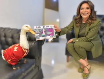 Pato Merlín, ícono viral de los festejos de la Copa del Mundo en México, ya tiene su billete conmemorativo de Lotería Nacional