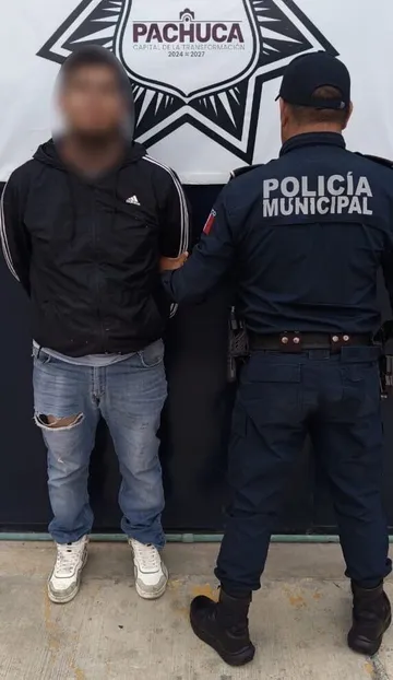 Recuperan motocicleta robada y detienen a una persona en Pachuca