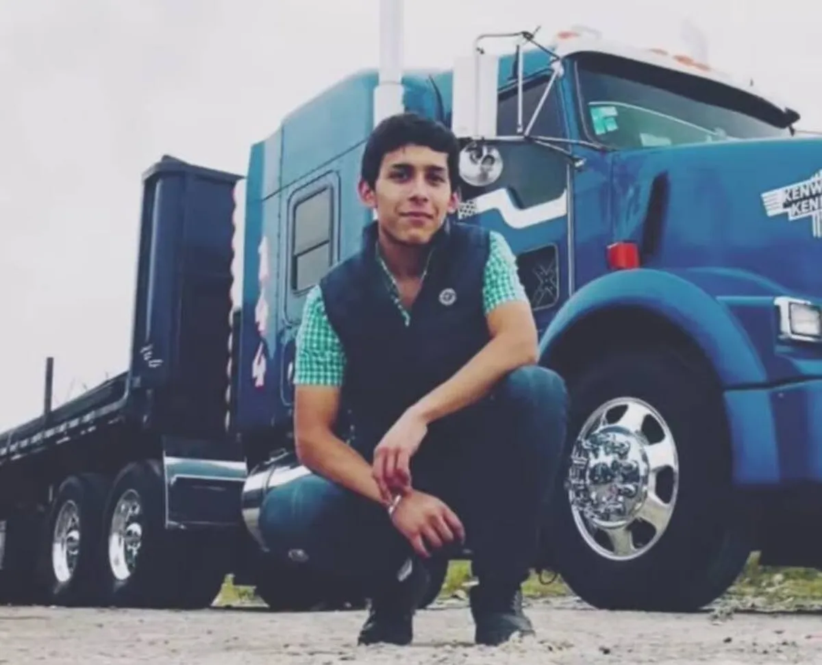 Buscan a Jesús Alberto Nochebuena, joven de 29 años desaparecido en Guanajuato. Comparte y ayuda a difundir su ficha de búsqueda.