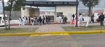 Evacúan escuela de la UAEH en Tepeji por fuerte olor a gas