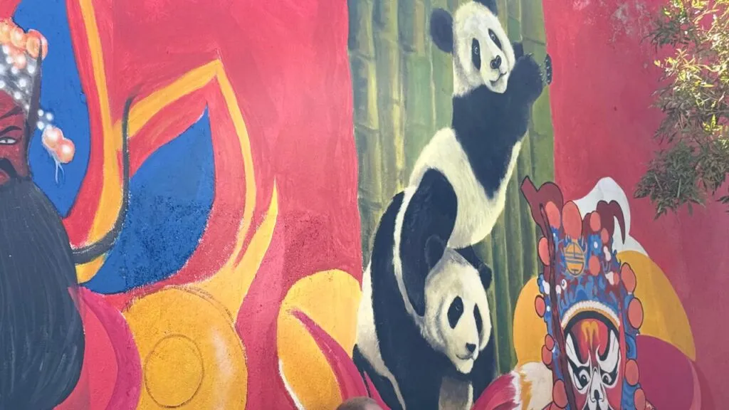 Pachuca recibe el Año Nuevo Chino con mural colectivo en el Callejón del Viento